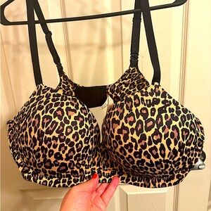 NWT. DOBREVA Women’s Padded Push-Up Bra, Size 42D, No Underwire.
